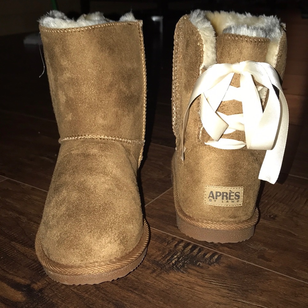 NWOT girls boots